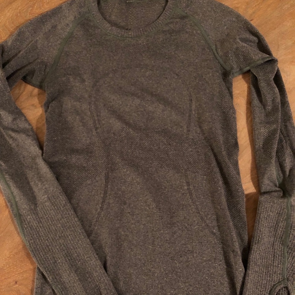 Lululemon Gray long sleeve top